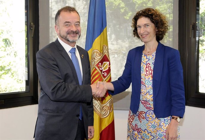 La ministra de Asuntos Exteriores de Andorra, Maria Ubach, y el conseller de Acción Exterior, Relaciones Institucionales y Transparencia de la Generalitat, Alfred Bosch, durante la reunión de este viernes.
