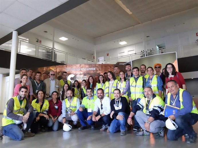 [Grupohuelva] Fwd: Concluyen Los Cursos De La Cátedra Atlantic Copper Con La Visita De 50 Alumnos A Las Instalaciones De La Compañía Metalúrgica