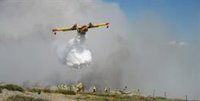 El Ministerio de Agricultura envía un avión anfibio para luchar contra las llamas en Almorox
