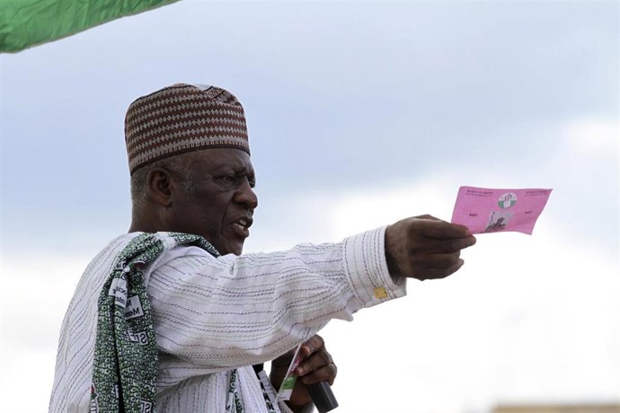 El destacado líder opositor de Camerún John Fru Ndi