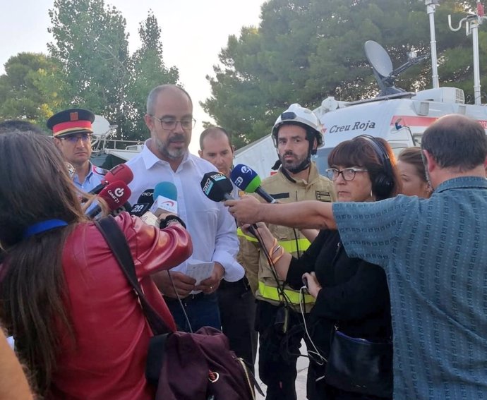 El conseller d'Interior, Miquel Buch, i el cap de Bombers, David Borrell.