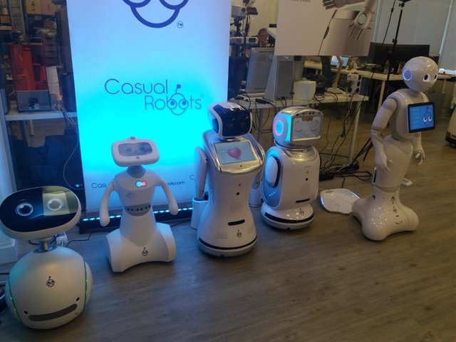 Algunos de los robots presentados por la empresa de robótica Casual Robots en Madrid
