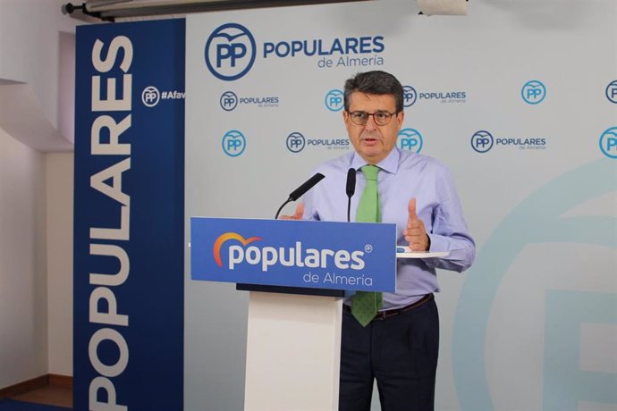 Diputado nacional del PP por Almería Juan José Matarí en rueda de prensa