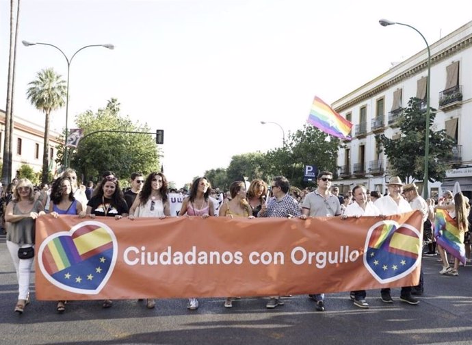 Cs en la manifestación del Orgullo en Sevilla