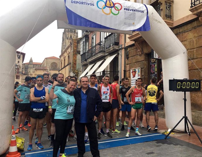 Pola en un acto en Oviedo.