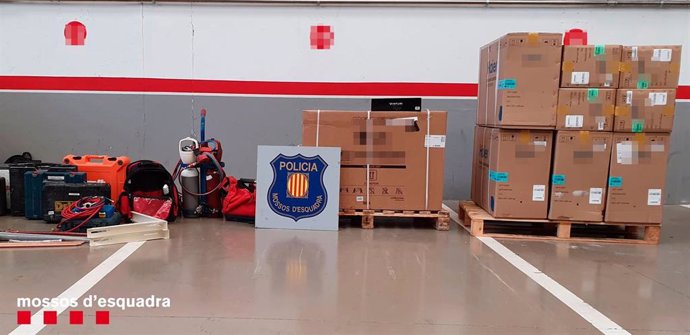 Botín de un robo con fuerza en dos naves industriales del polígono de Riuclar, en Tarragona.