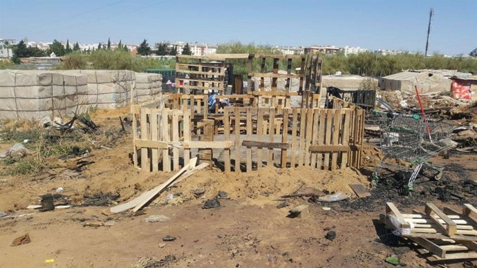 Asentamiento chabolista después de un incendio