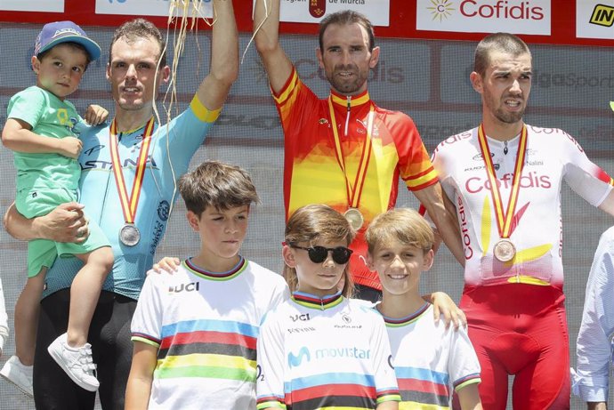 Alejandro Valverde se ha proclamado campeón de España de ciclismo en ruta por delante de Luis León Sánchez y Jesús Herrada, plata y bronce respectivamente.