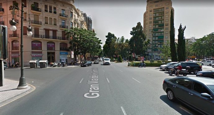 Cruce de Gran Vía Marqués del Turia con la calle Russafa