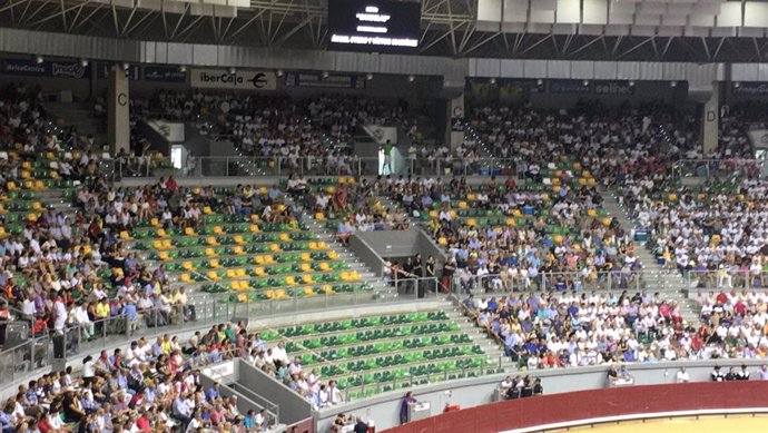 Desalojan un tendido de la plaza de toros de Burgos en plena corrida por peligro de desprendimientos