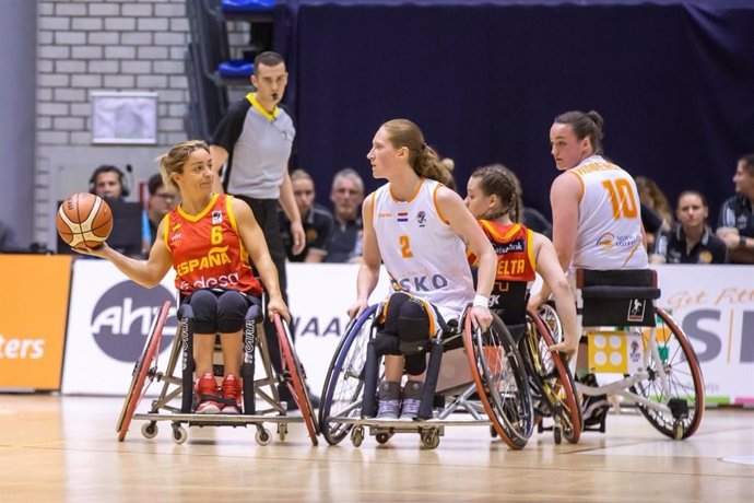 Un partido de la selección española femenina de baloncesto en silla de ruedas.