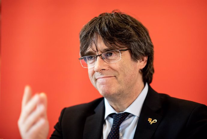 03 June 2019, Hamburg: Catalan separatist leader Carles Puigdemont speaks during a press conference in a hotel complex about the situation in his home country before a panell discussion with Bundestag member Zaklin Nastic of (the Left). Photo: Christian