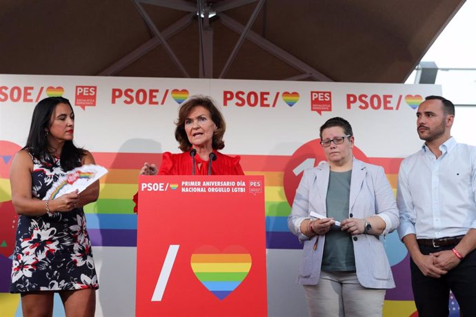 La vicepresidenta del Gobierno, Carmen Calvo, interviene en la celebración del primer aniversario del Día Nacional del Orgullo LGTBI.