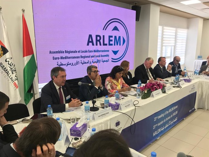 Sevilla.-Espadas destaca ante municipios europeos el plan de Sevilla como ejempl