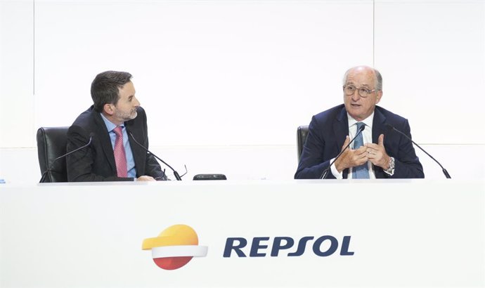 Imaz i Brufau en la junta d'accionistes de Repsol en 2017
