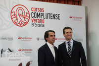 Aznar carga contra los "juegos tácticos" de Sánchez en la investidura: "El que tenga que negociar, que negocie"