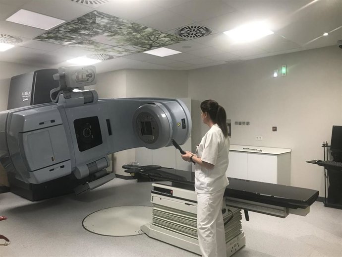El Hospital Regional de Málaga pone en marcha el tercer acelerador lineal, que tratará a más de 500 pacientes al año