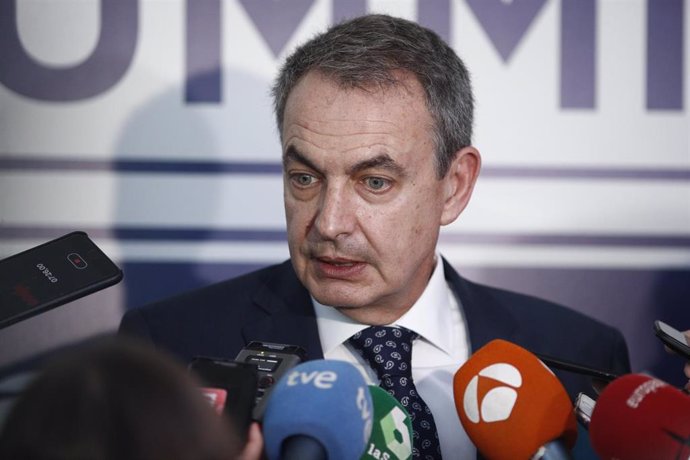 El expresidente del Gobierno, José Luis Rodríguez Zapatero, atiende a los medios de comunicación tras participar en la I Concordia Europe - AmchamSpain Summit.