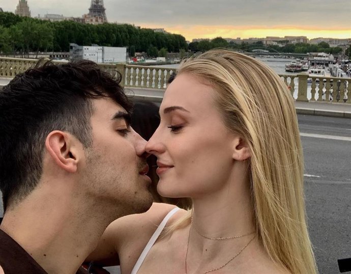 Joe Jonas y Sophie Turner en París antes de casarse