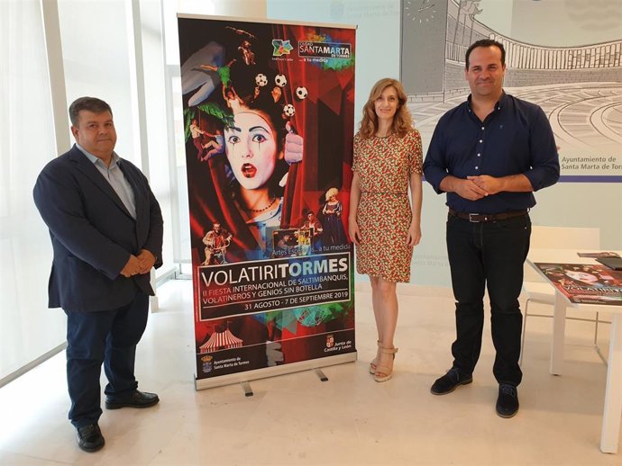 Francisco Miguel García, Mar Sancho y David Mingo en la presentación de 'Volatiritormes' en Santa Marta de Tormes