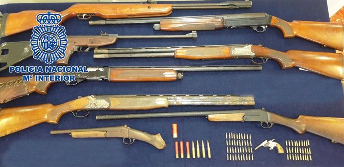 Armas y munición incautadas por la Policía Nacional
