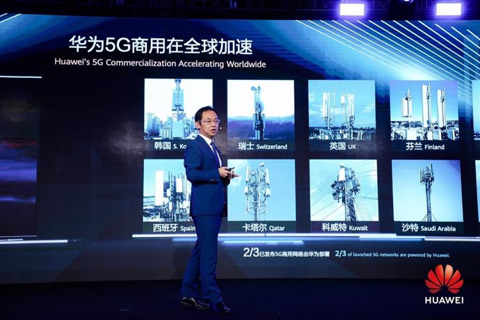 Ryan Ding, presidente de la unidad de negocio de Operadores de Huawei, durante un discurso en el MWC Shanghai 2019