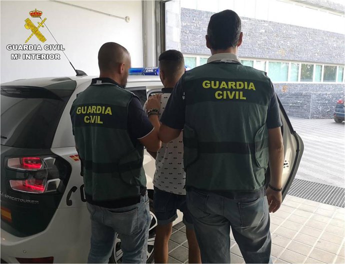 Fwd: Nota De Prensa: Detenido En Elche Por Robo Con Violencia