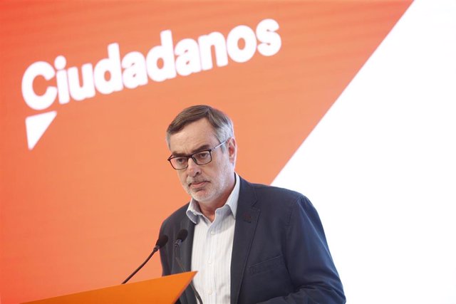 El secretario general de Ciudadanos, José Manuel Villegas, ofrece declaraciones a los medios de comunicación tras la reunión del Comité Permanente de Ciudadanos en la sede del partido.