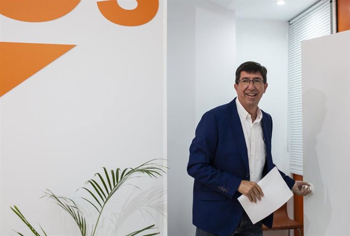 En Sevilla, rueda de prensa del líder de Ciudadanos (Cs) en Andalucía y vicepresidente de la Junta de Andalucía, Juan Marín, antes de participar en el Comité Autonómico. En la sede de Cs Andalucía (C/ Santo Domingo de la Calzada, 3).