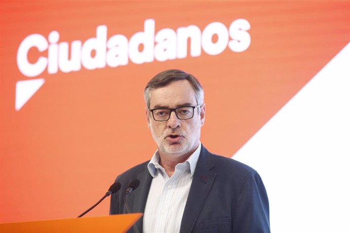 El secretario general de Ciudadanos, José Manuel Villegas, ofrece declaraciones a los medios de comunicación tras la reunión del Comité Permanente de Ciudadanos en la sede del partido.