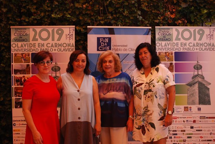 Ángeles Aguilera, Pepa Bueno, Amparo Rubiales y Almudena Grandes en los cursos de verano de la UPO