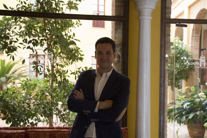 El profesor Manuel Ricardo Torres en los cursos de verano de la UPO en Carmona (Sevilla)