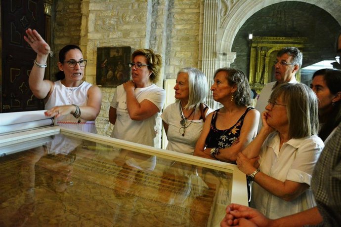 Participantes en este curso sobre el textil medieval en Roda de Isábena.