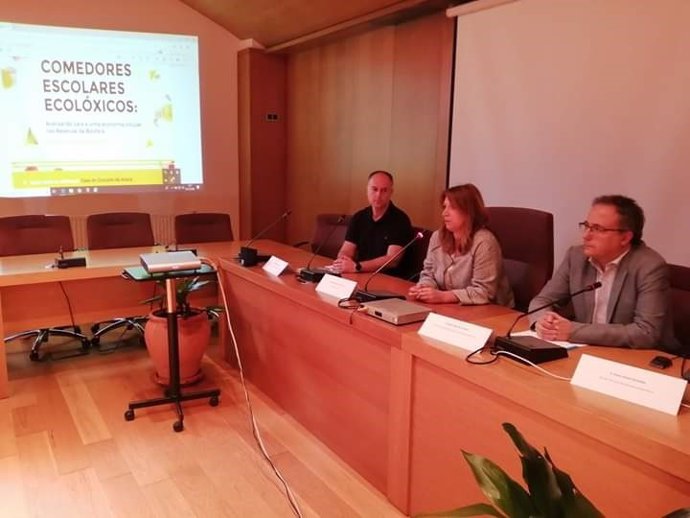 El director de la Axencia Galega de Desenvolvemento Rural (Agader),  Miguel Pérez Dubois este lunes durante la inauguración de los 'Comedores Escolares Ecolóxicos'