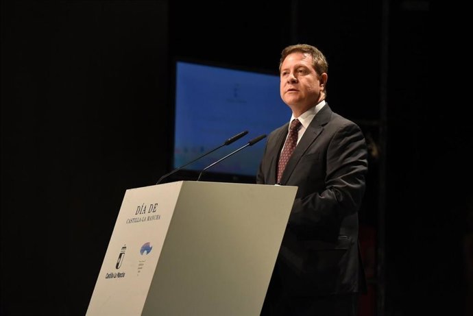 El presidente de C-LM en funciones, Emiliano García-Page, en su intervención durante el acto institucional del Día de la Región.