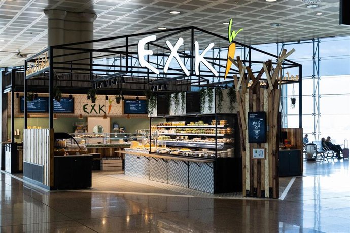 Espacio gastronómico de Exki en el Aeropuerto de El Prat, gestionado por Areasbb