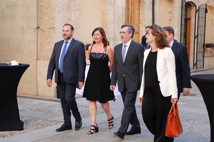 El Ministro De Fomento En Funciones, José Luis Ábalos, En La Toma De Posesión De Francina Armengol