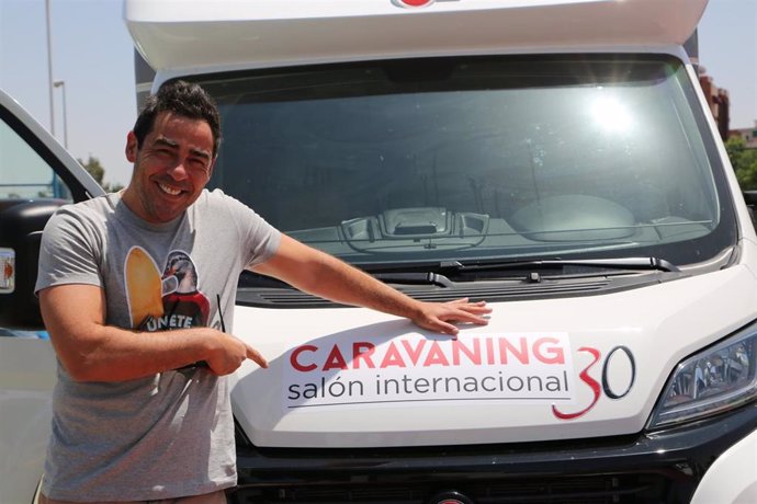 El actor Pablo Chiapella promueve en autocaravana el 34 Salón Internacional del Caravaning