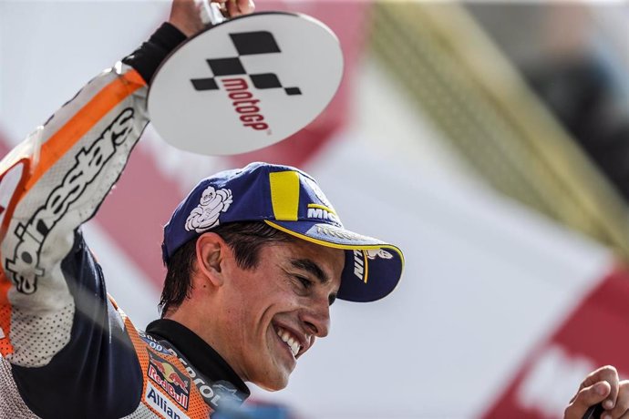 El piloto de MotoGP Marc Márquez (Repsol Honda) celebra el triunfo en el GP Holanda 2019