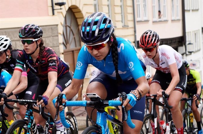 El Movistar femenino participa en su segundo Giro rosa