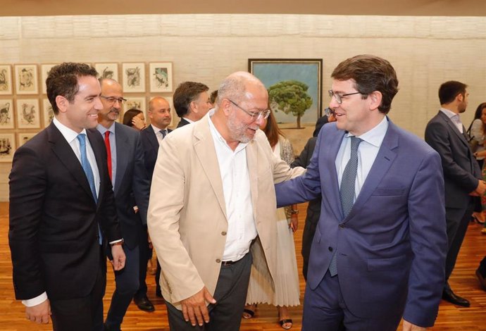 García Egea (I) junto a Igea (centro) y Fernández Mañueco (derecha)