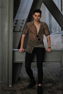 Raúl Quiñones candidato riojano a Mr.Gay