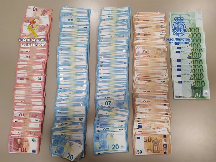 Diners intervinguts per la Policia Nacional a l'operació 'Faltec'.