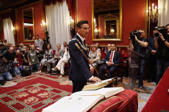 Eleccion del nuevo alcalde de Granada, Luis Salvador, de Ciudadanos