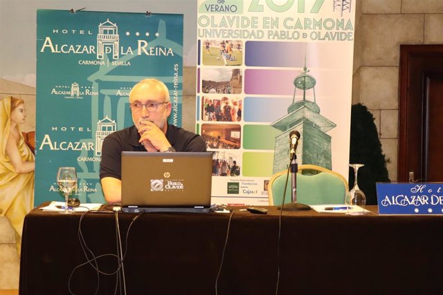 El comisario Rafael Pérez en los cursos de verano de la UPO en Carmona (Sevilla)