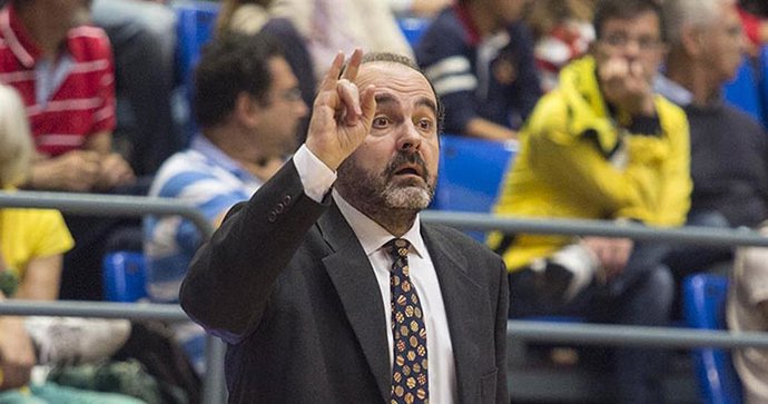 El entrenador de baloncesto Trifón Poch