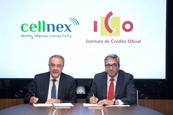 El consejero delegado de Cellnex, Tobias Martinez, y el presidente del ICO, José Carlos García de Quevedo