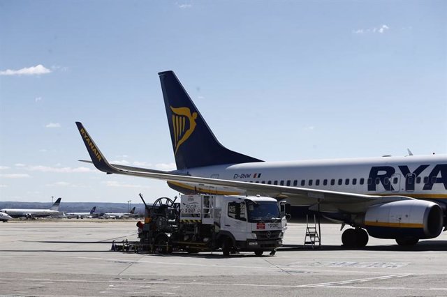 Repostaje de aviones en Barajas