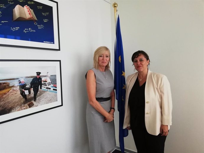 La eurodiputada del BNG, Ana Miranda, con la Defensora del Pueblo de la Unión Europea u Ombudsman, Emilly O'Reilly