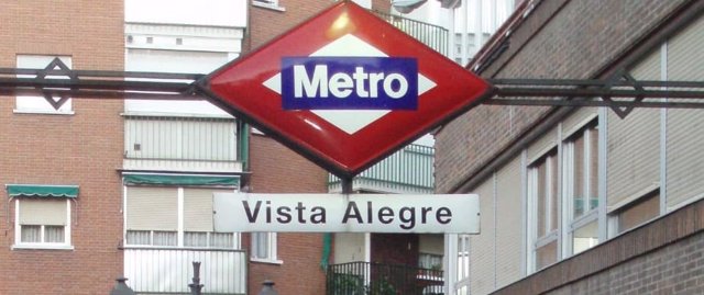 Cartel de la estación de Metro de Vista Alegre en Madrid